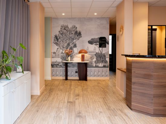 Hotel Interior/Public Areas 2, Kyriad Paris 10 - Canal Saint Martin - République, Paris