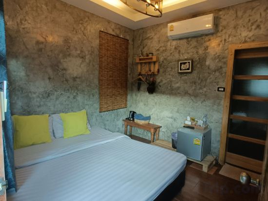 Others 4, Samed Town, Muang Rayong