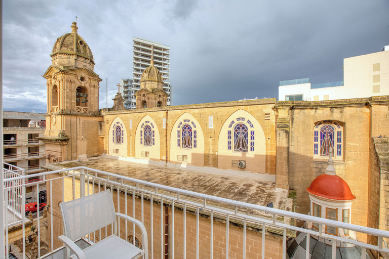 Property grounds 4, Central Gzira 1 BR 1 Bath Suite