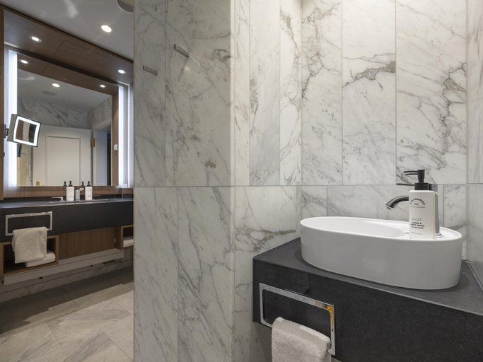 Bathroom 4, Steigenberger Icon Parkhotel Düsseldorf, Düsseldorf