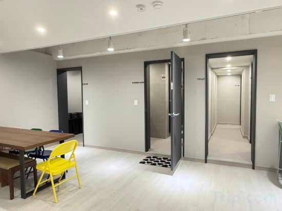 Others 5, Hostel K wave only Female Hongdae, Seodaemun