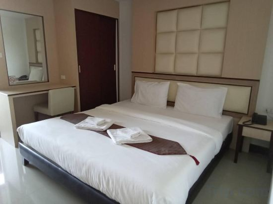 Others 5, The Prince Grand Hotel, Don Tum
