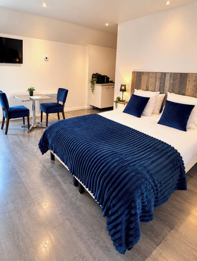 Bedroom 3, Aux Charmes, Pas-de-Calais