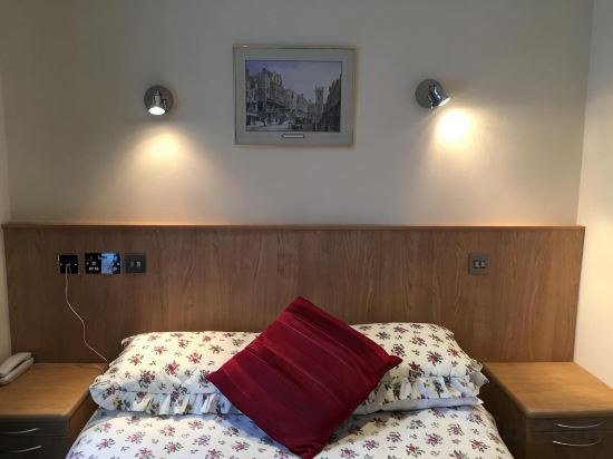 Others 3, Albro House Hotel, London