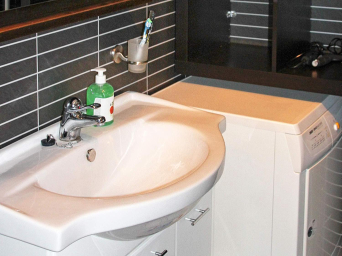 Bathroom, person holiday home in Lyngseidet, Lyngen