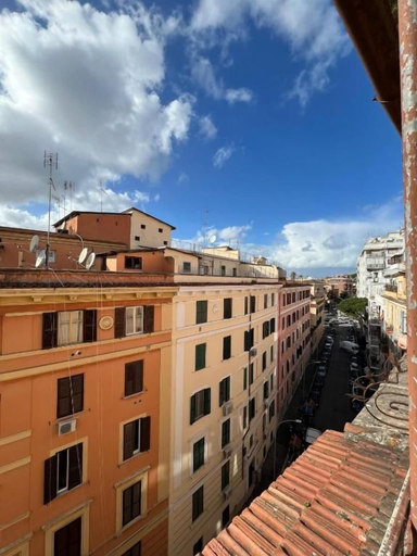 Exterior & Views, Luciano San Giovanni Guest House, Rome