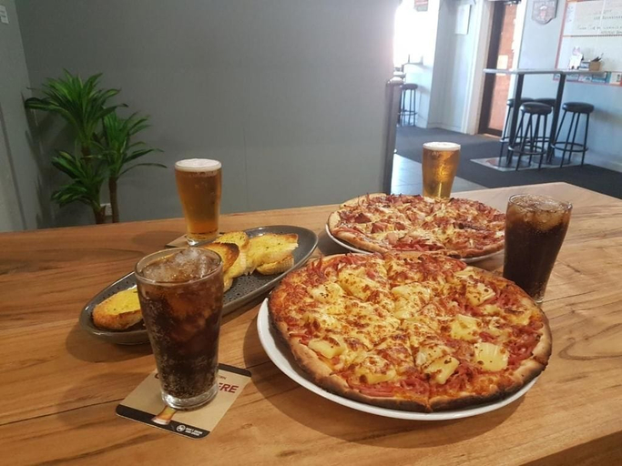 Food & Drinks 5, Riverina Hotel, Greater Hume Shire - Pt B
