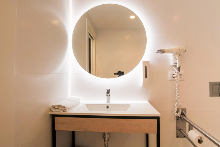 Bathroom 4, GBH Hotel-Apartamentos Posidonia, Alicante