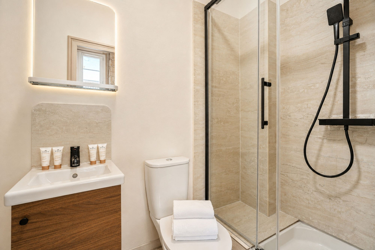 Bathroom 4, 1554 Lavandières, Paris