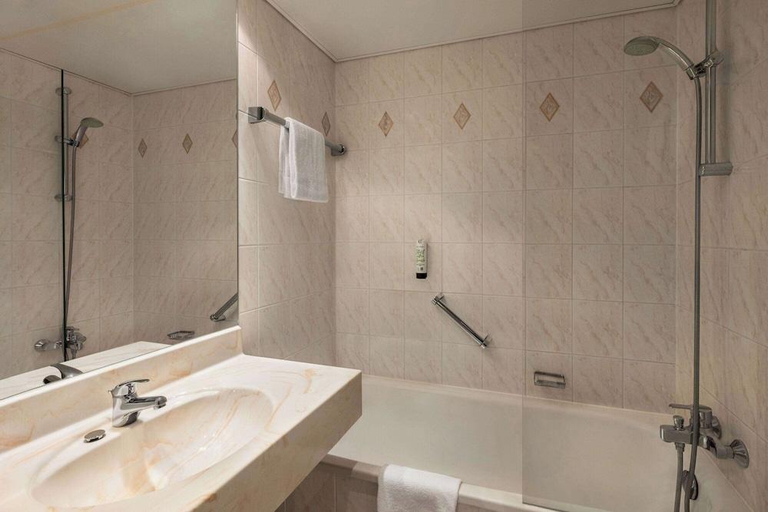 Bathroom 3, Amedia Dresden Elbpromenade, Trademark Collection by Wyndham, Dresden