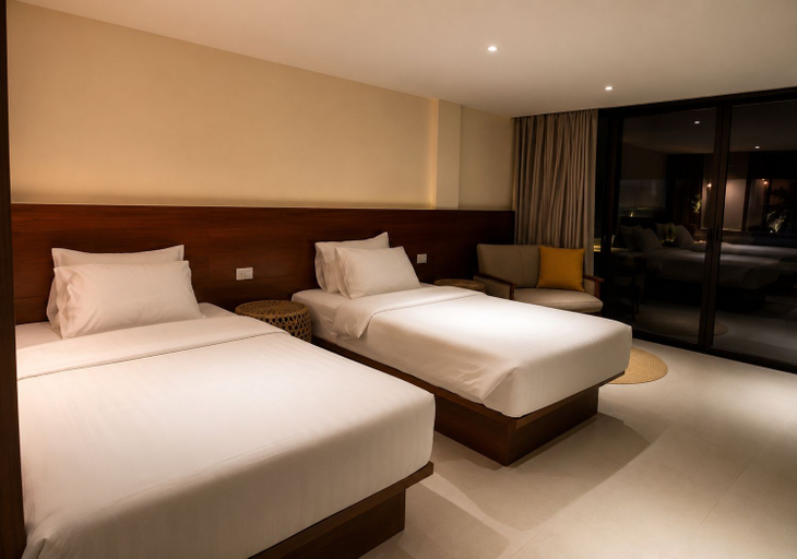 Room 4, The Shore at San Remigio, San Remigio