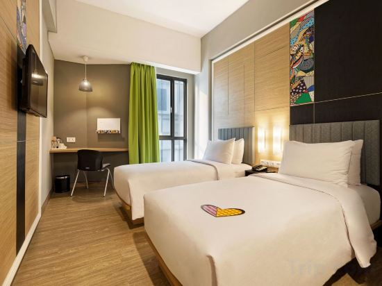 Others 3, MaxOne Platinum Hayam Wuruk, Central Jakarta