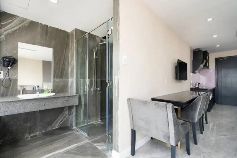 Bathroom 5, The Arrivals Hotel, District 1