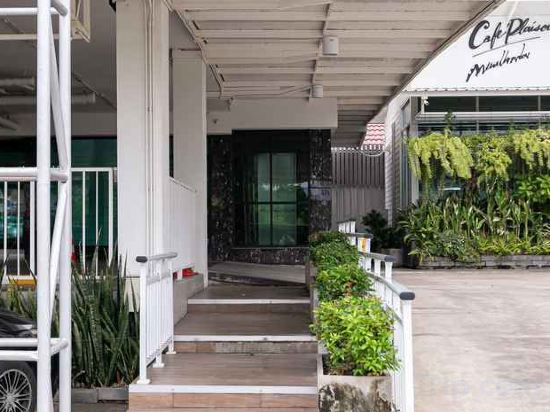 Hotel Interior/Public Areas