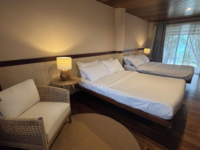 Room 5, The Shore at San Remigio, San Remigio