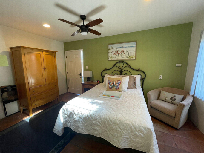 Bedroom 3, Beso Del Sol, Orange