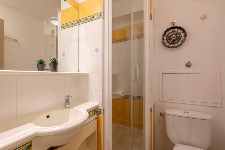 Bathroom 4, Apartments Restanques du Golfe St Tropez, Var