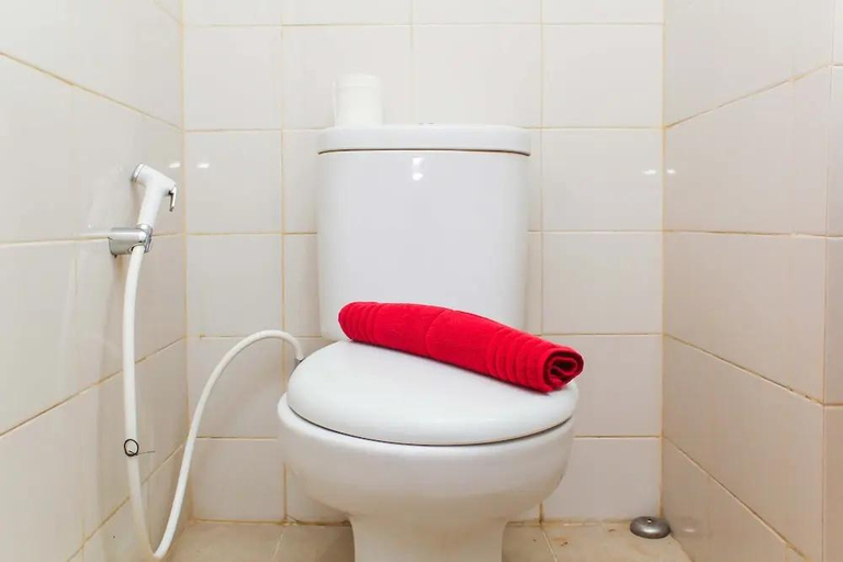 Bathroom 4, Comfortable and Cozy Living 2BR at Lagoon Apartment, Bekasi