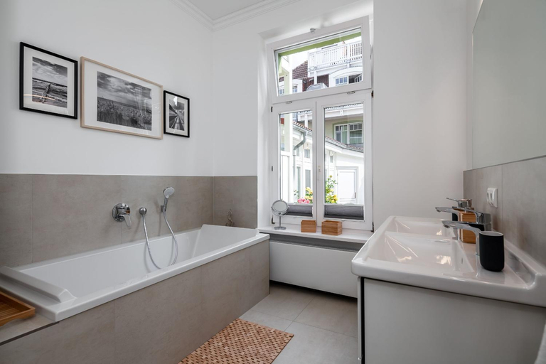 Bathroom, App Osiria, Rostock