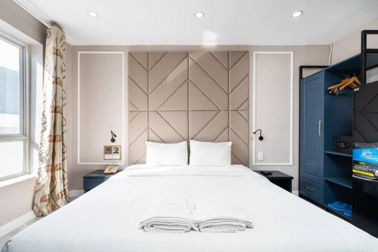 Bedroom, The Arrivals Hotel, District 1
