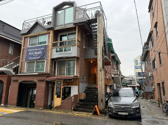 Hotel Exterior 3, Muerado Station, Mapo