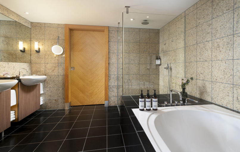 Bathroom 5, Hyatt Regency Mainz, Mainz