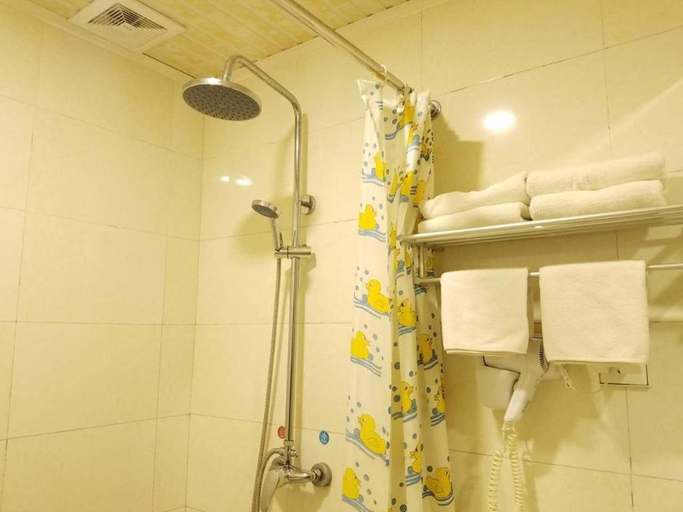 Bathroom 4, 169 Business Hotel, Beijing