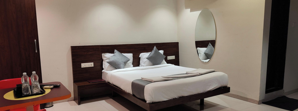 Room 4, New Era Lodging, Pune