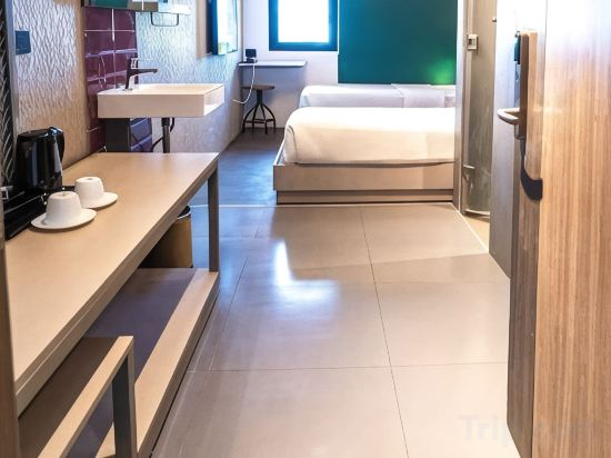 Others 5, Yello Hotel Cebu, Cebu City