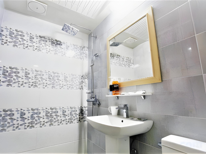 Bathroom, Jeju Sunbeach Hotel & Resort, Jeju