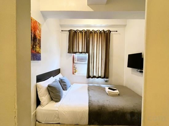 Others 5, BGC Suites Uptown, Taguig