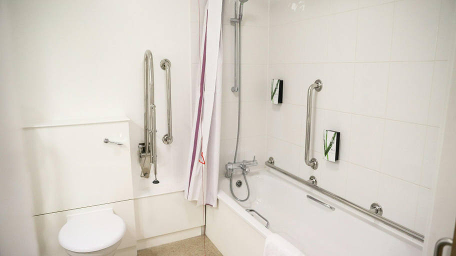 Bathroom, Premier Inn Chester Central - South East, Cheshire West and Chester