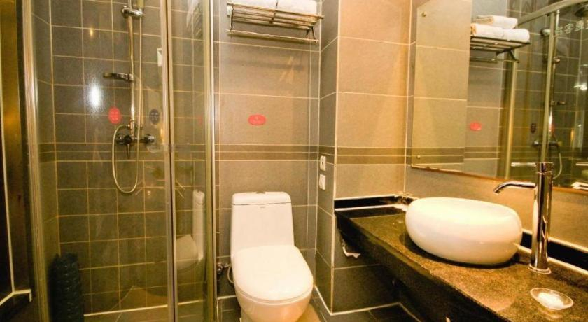 Bathroom 3, James Joyce Coffetel Xian Dayanta Metro Station Branch, Xi'an