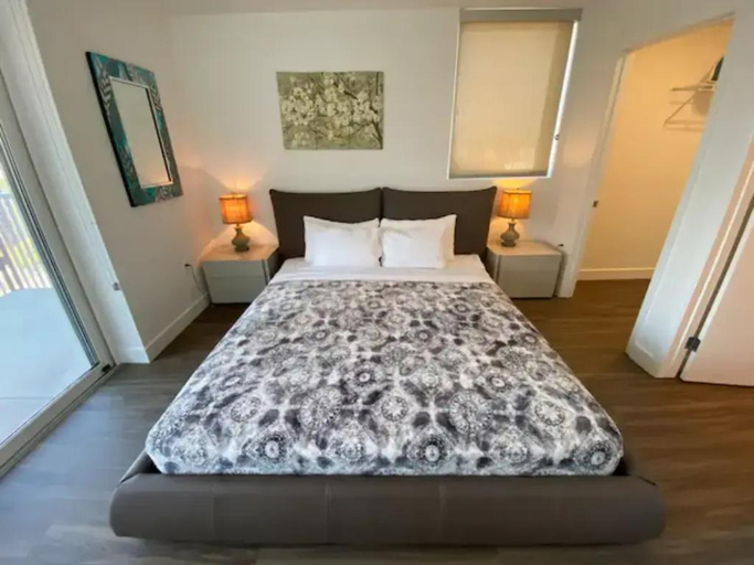 Bedroom 3, SuitesRUs Apart Hotel at Chinatown, Los Angeles