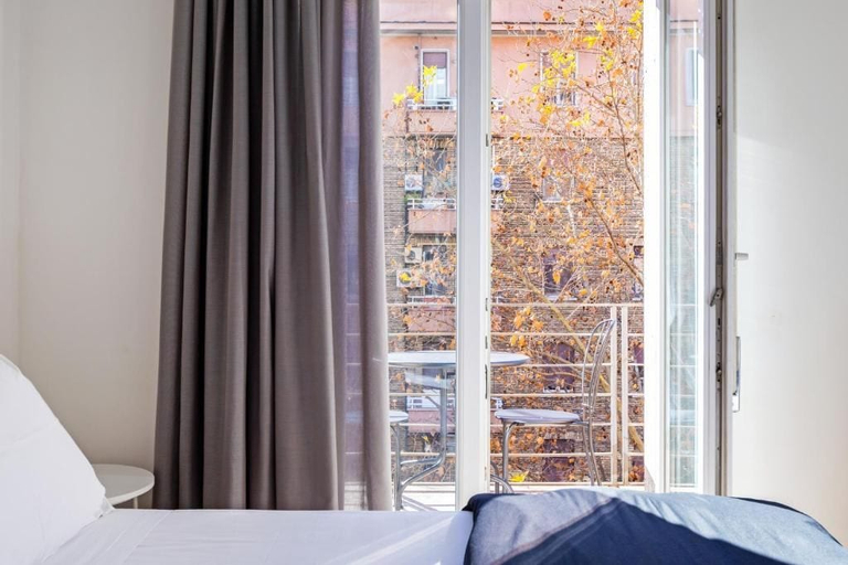 Room 2, Luciano Colosseo Apartment, Rome