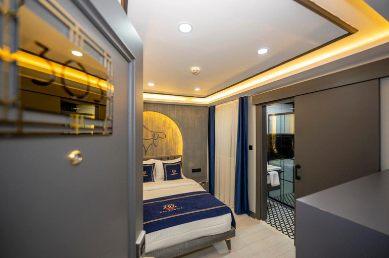 Bedroom 2, California Hotel, Fatih