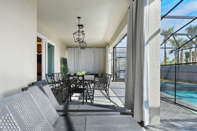 Interior 3, Family Fun Villa: Themed Rooms, Private Pool & Spa, Lake