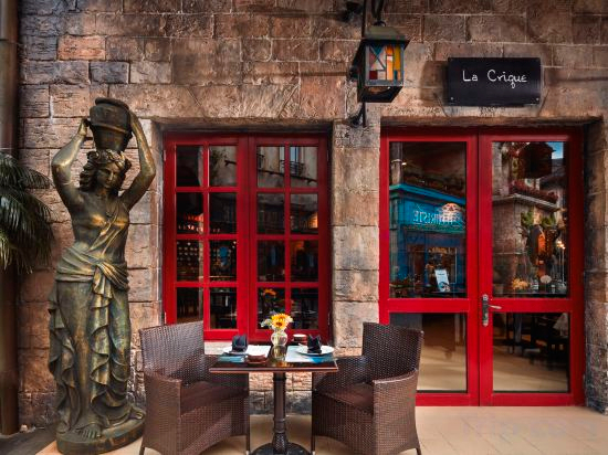 Hotel Interior/Public Areas