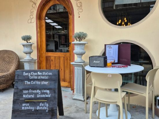Hotel Interior/Public Areas 3, Bangkhun Non Station Coffee & Hostel, Bangkok Noi