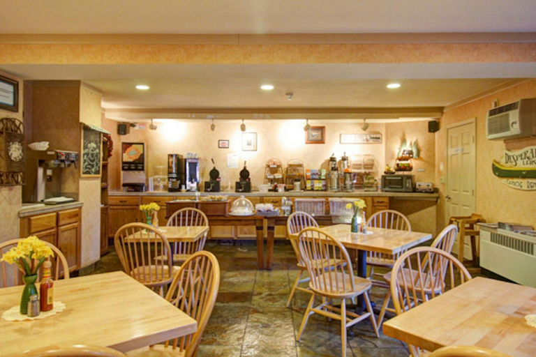 Food & Drinks 5, Pepper Tree Inn, Placer