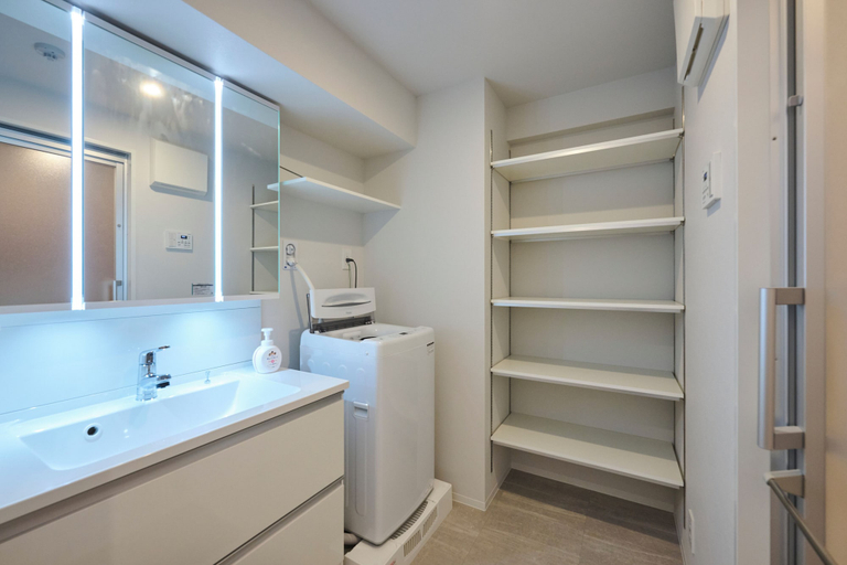 Bathroom 5, Insignia Watanabedori by Tranova, Fukuoka