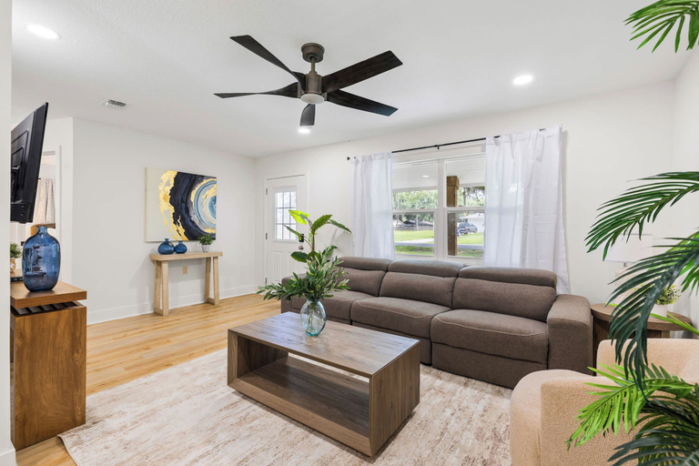 Living area 4, Ridge Manor Retreat, Hernando