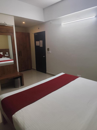 Bedroom 2, Kottaram Hotels Ottaplam, Palakkad