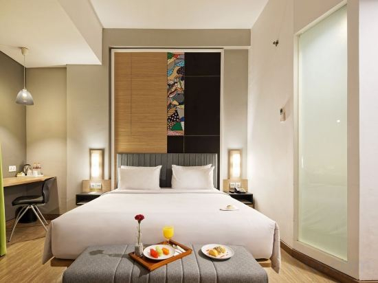 Others 4, MaxOne Platinum Hayam Wuruk, Central Jakarta