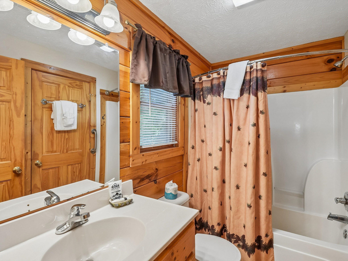 Bathroom, Komfy Kozy by Jackson Mountain Rentals, Sevier