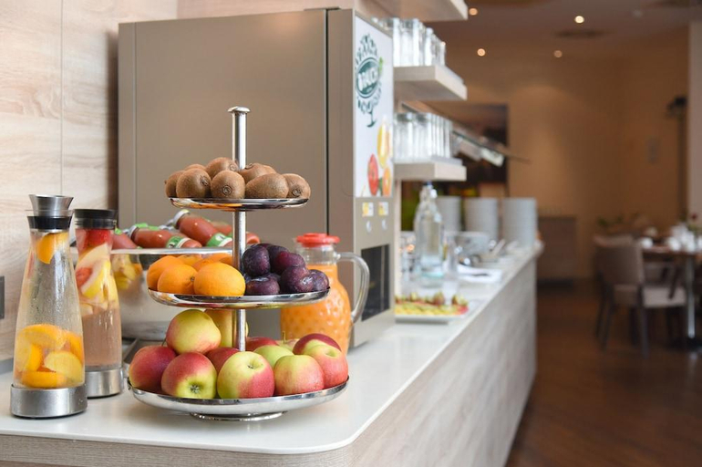 Food & Drinks 5, Amedia Dresden Elbpromenade, Trademark Collection by Wyndham, Dresden