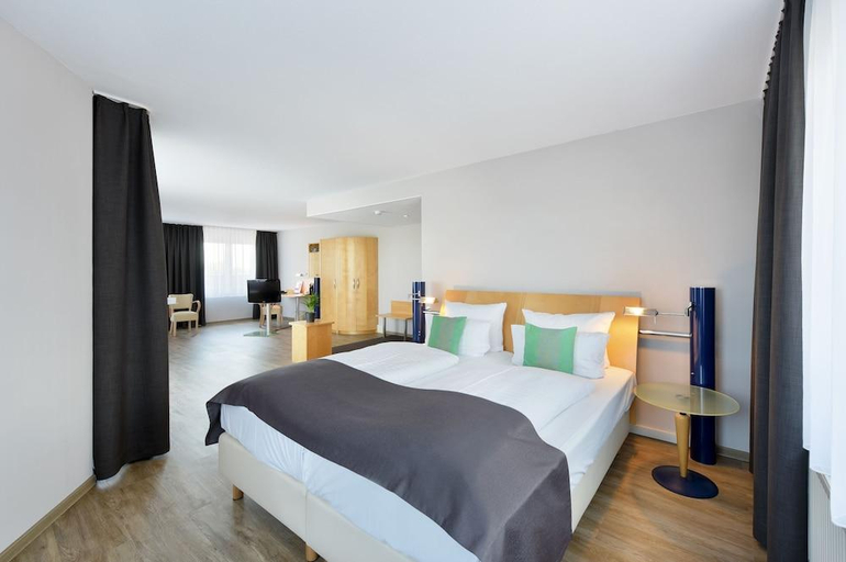Bedroom 2, Amedia Dresden Elbpromenade, Trademark Collection by Wyndham, Dresden