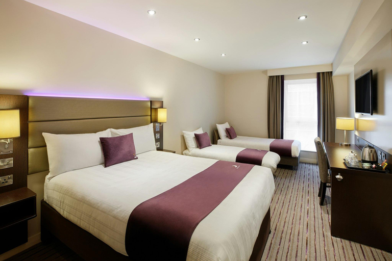 Bedroom 3, Premier Inn Southampton North, Hampshire