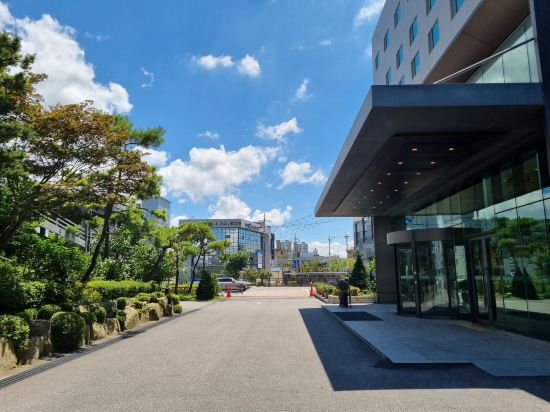 Hotel Exterior