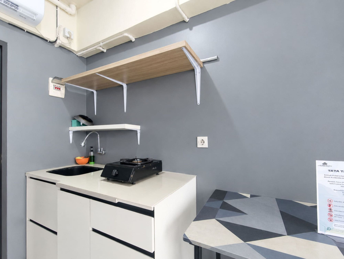 Private kitchen, The Jarrdin by Sewa Apart Bandung, Bandung